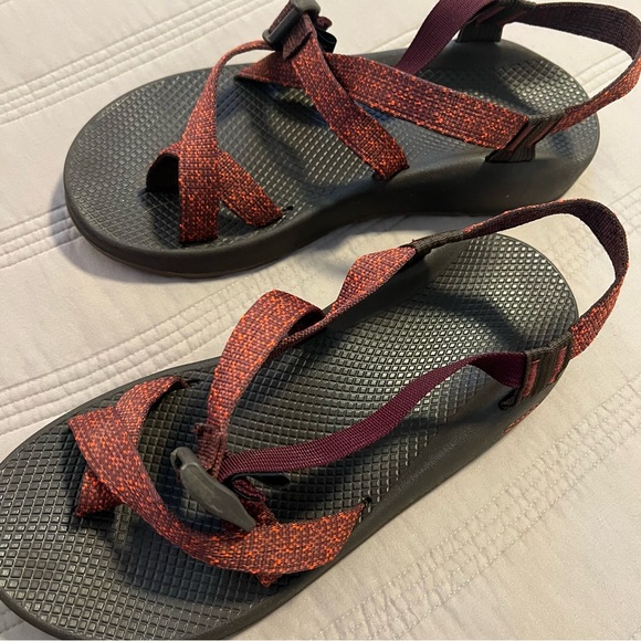 Chaco Men’s Burgundy and Black Adventure Sandals - Picture 3 of 6